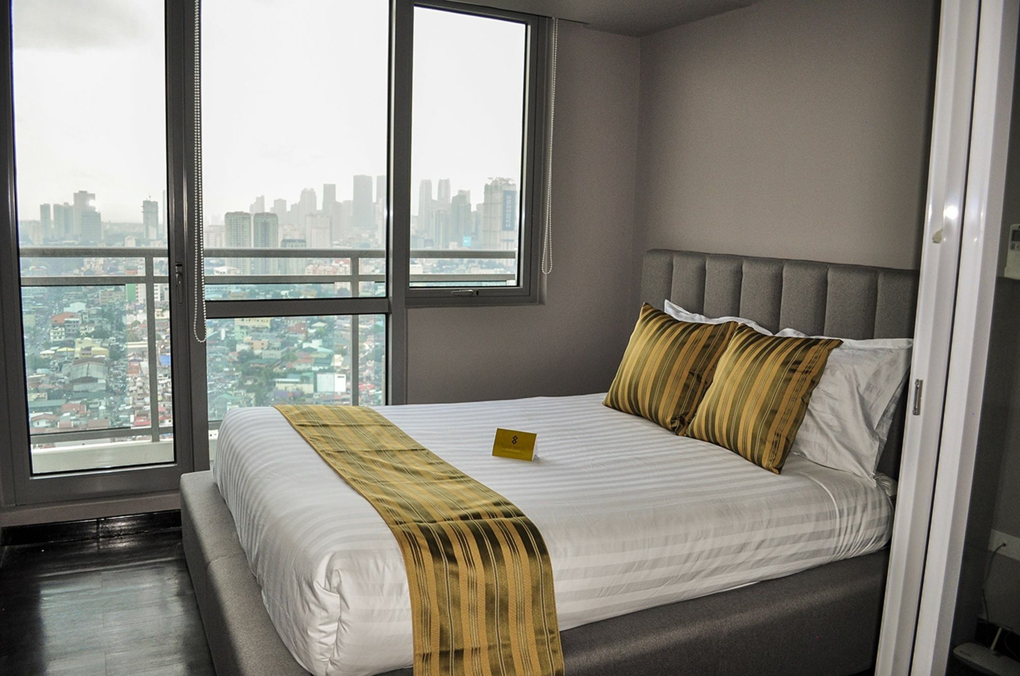 Siglo Suites @ The Acqua Private Residences Mandaluyong ภายนอก รูปภาพ